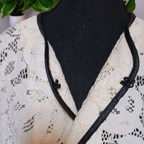 Joan Rivers "Who Are You Wearing" Ivory Lace Jacket with Black Faux Leat… - Picture 6 of 10